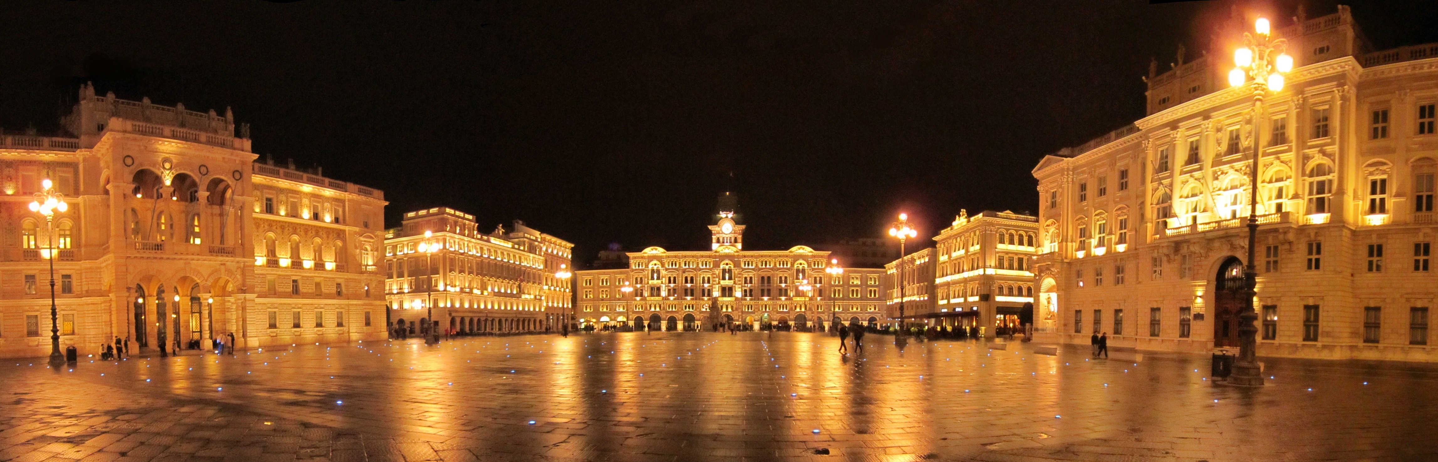 Piazza Unità d'Italia, Trieste main suqare